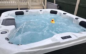 Hot Tub Accommodation North Wales Lodge
